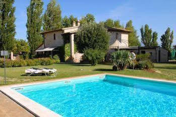 Agriturismo Le Due Torri Torre Quadrano Spello Exterior photo
